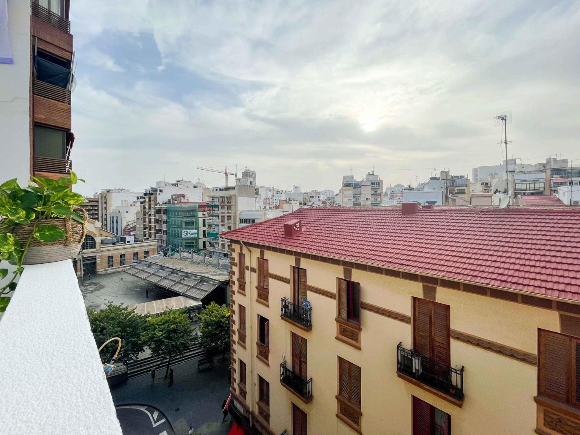 El ático del mercado. Un lugar difícil de olvidar. Alicante Esterno foto